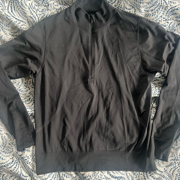 Lululemon Swiftly Relaxed Half Zip top size 10 polka dots! - Picture 3 of 4